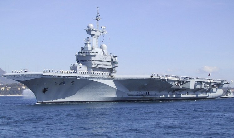 Air carrier Charles De Gaule
